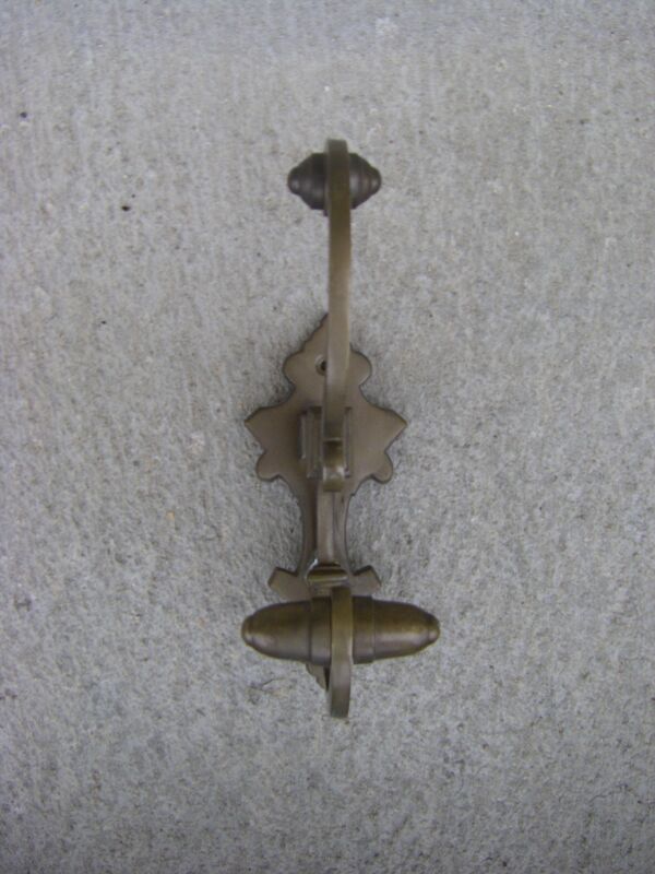 Patère en bronze