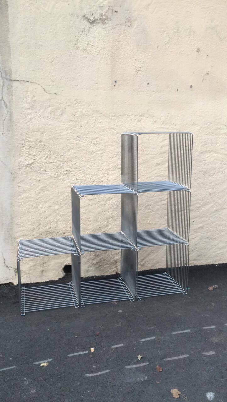 Adjustable shelves Pantonova Wire of Verner Panton