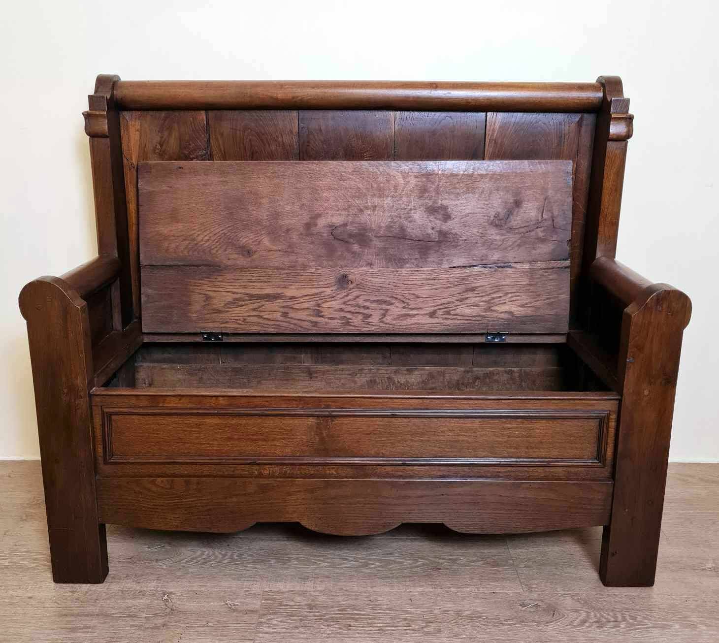 solid wood chest bench: work of popular art made from a bed