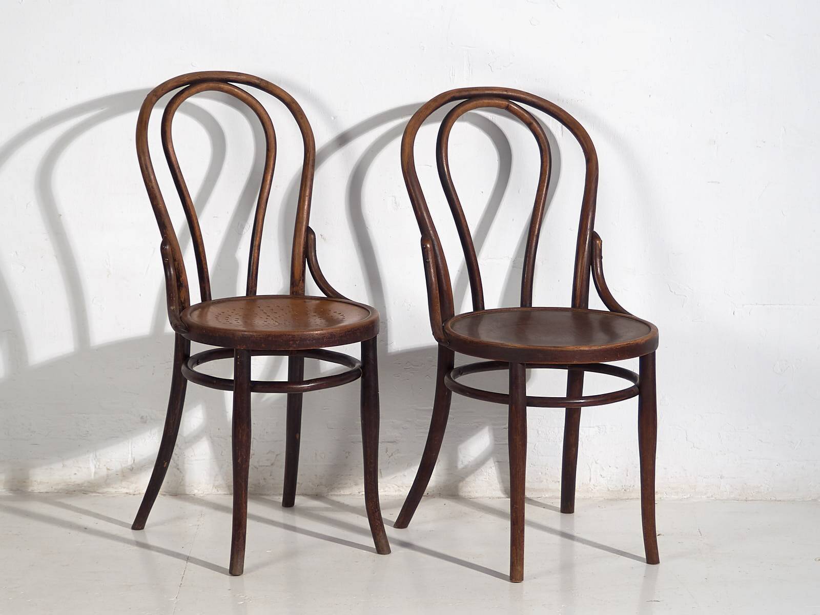 Antique Thonet Chairs No. 18 (c.1930). Set of 4 pieces #10
