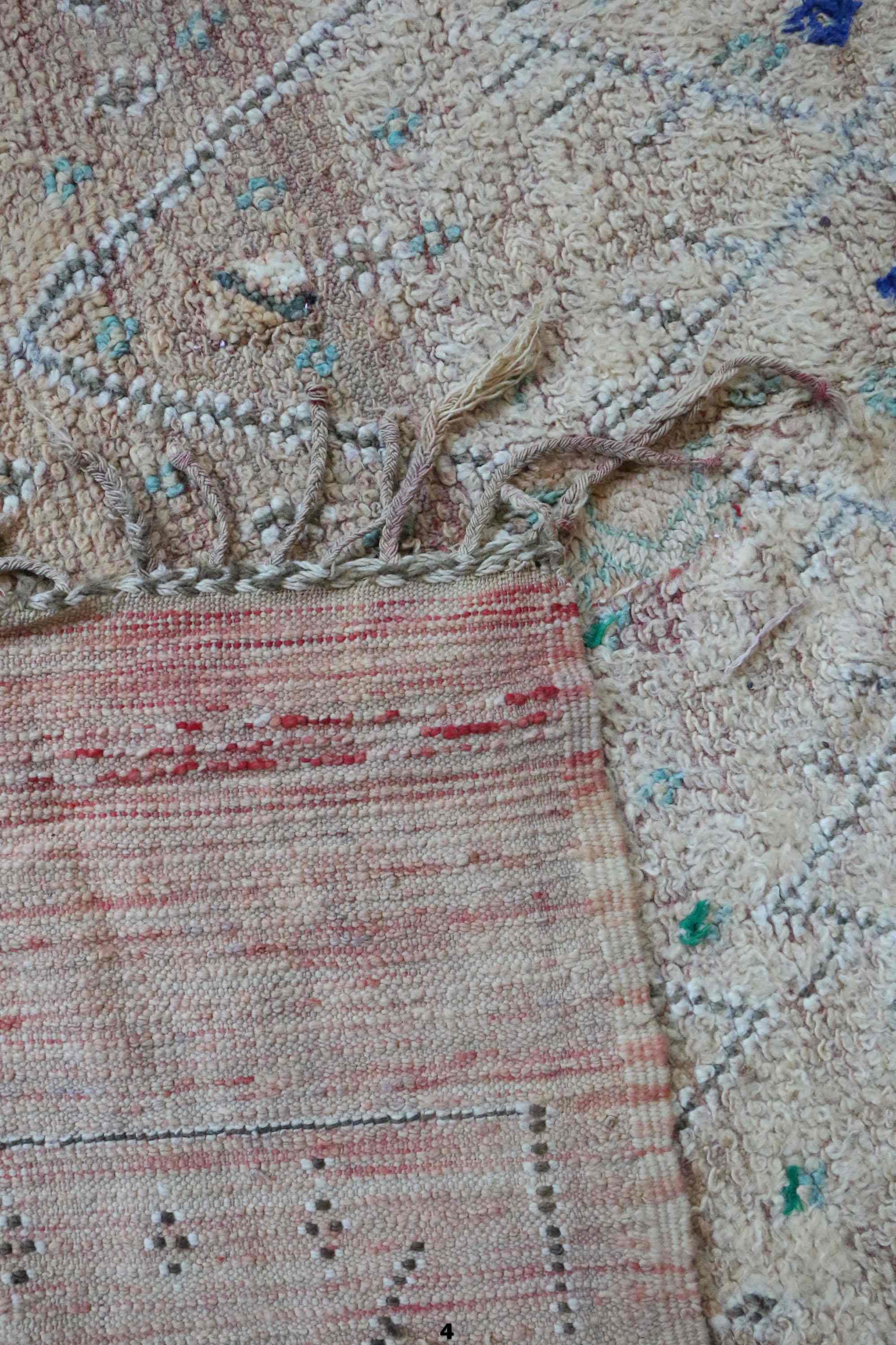 Vintage berber carpet - 149 x 255 cm