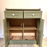 Wooden chest of drawers