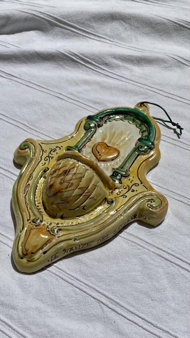 Green heart holy water font "Le Stanze Del Gattopardo"
