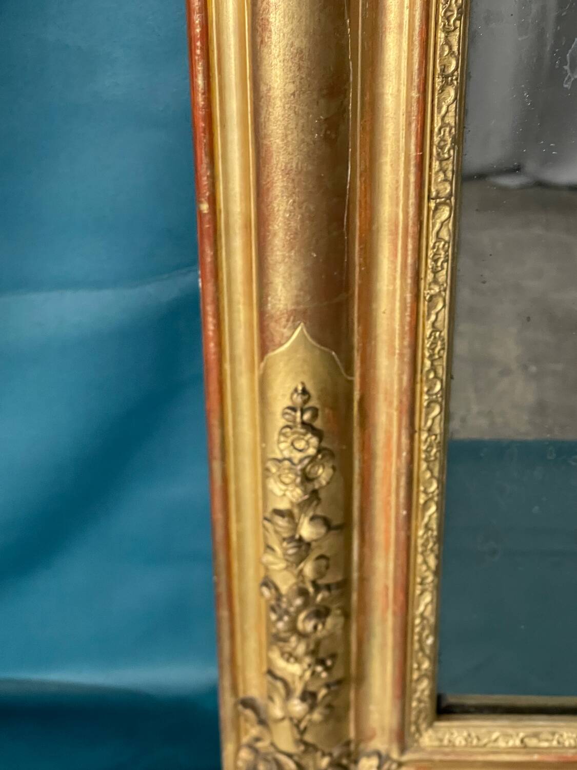 Old mirror from the Louis Philippe period around 1840, original leaf gilding, good condition