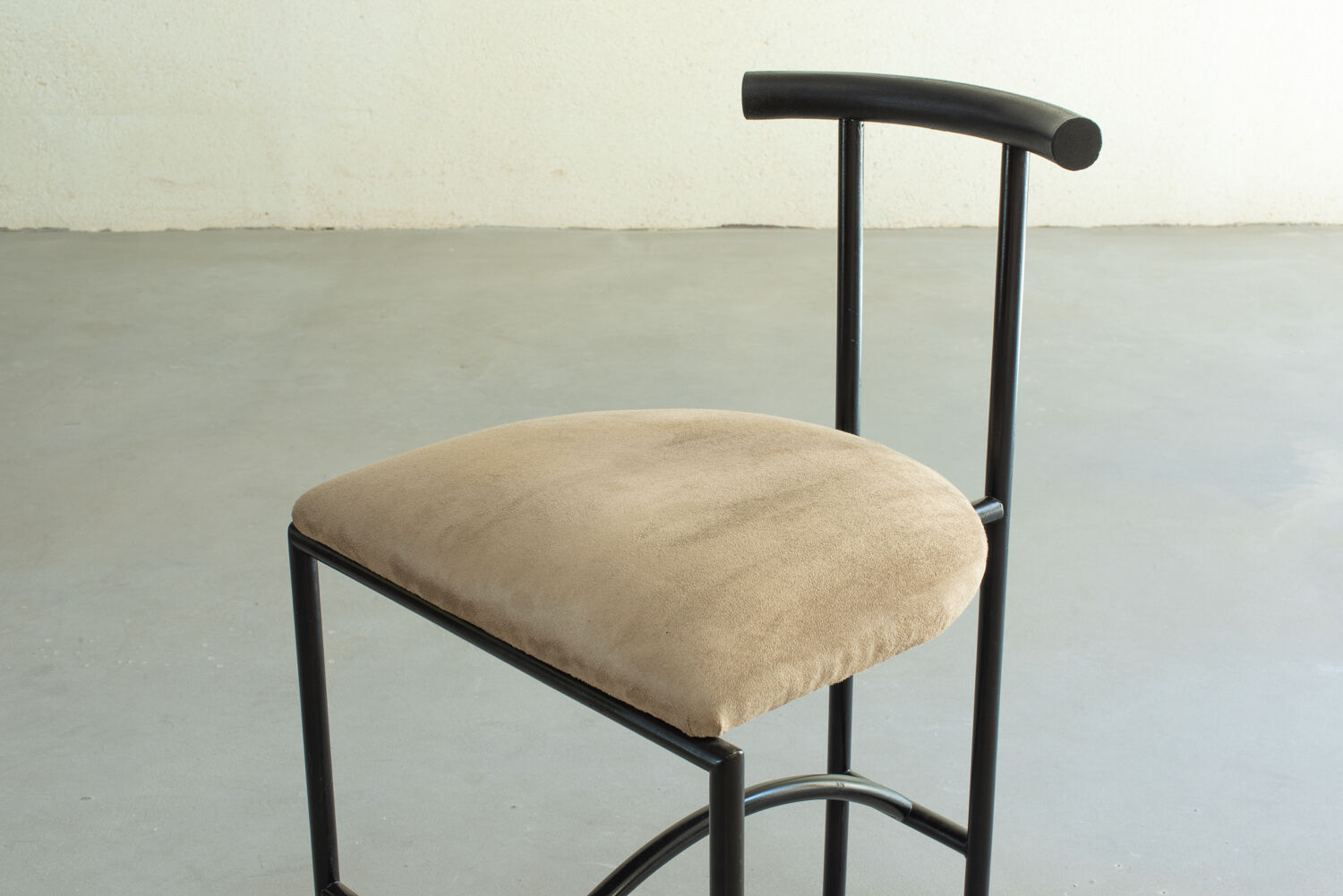 Rodney Kinsman, suite de quatre chaises modèle Tokyo