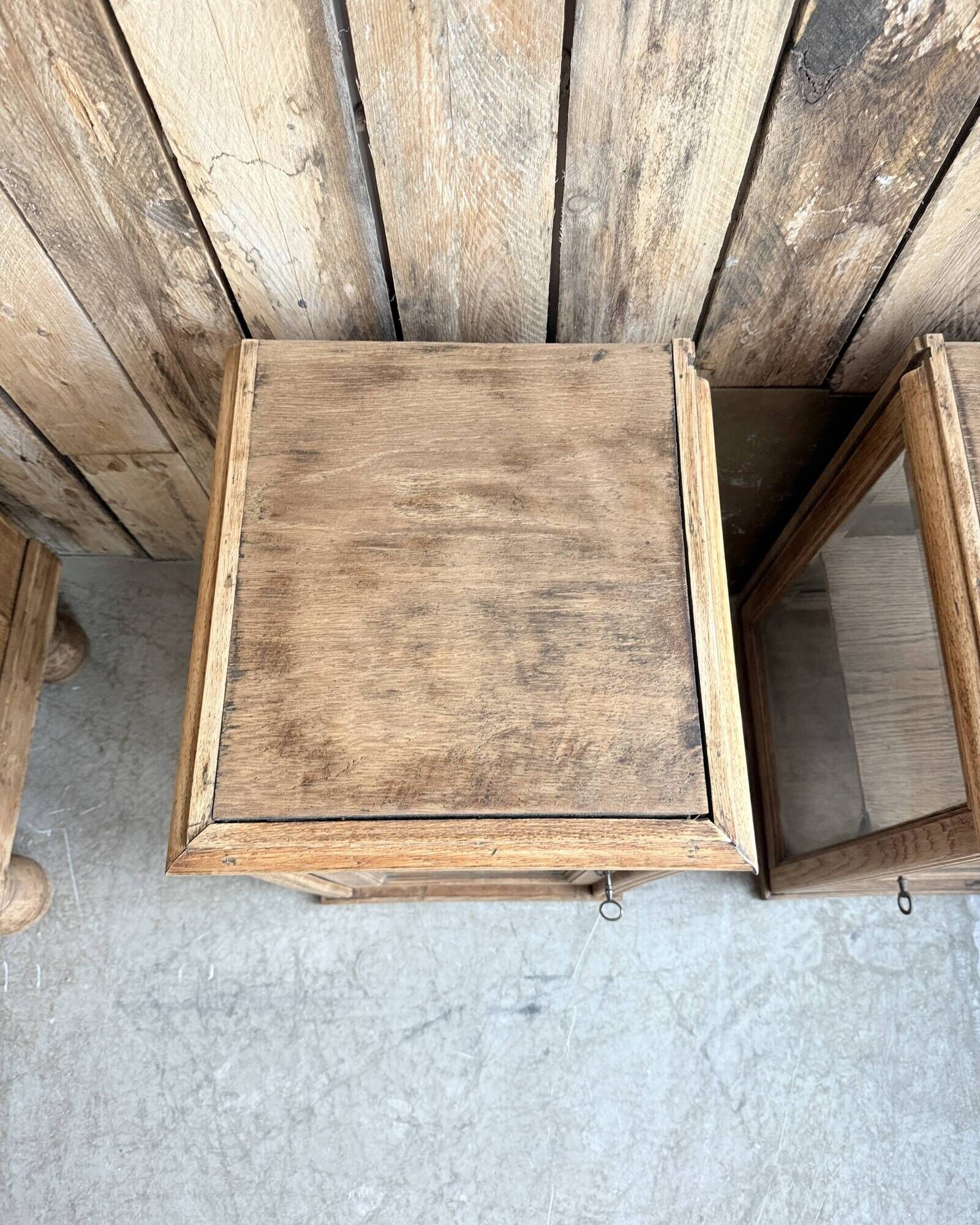 Pair of small Art Deco display cabinets in oak (renovated)