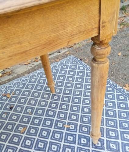Table / desk