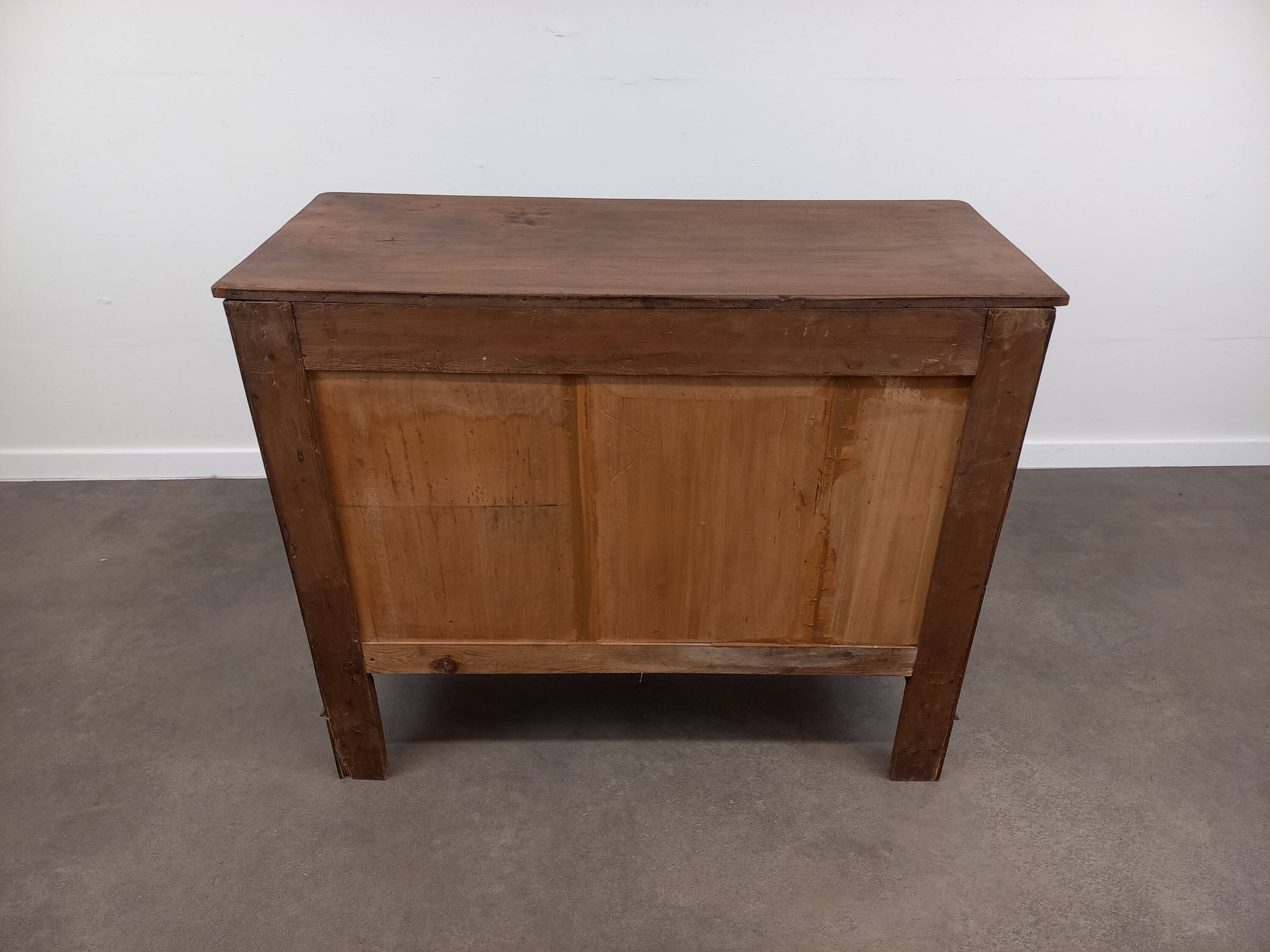 Commode de style Louis XVI