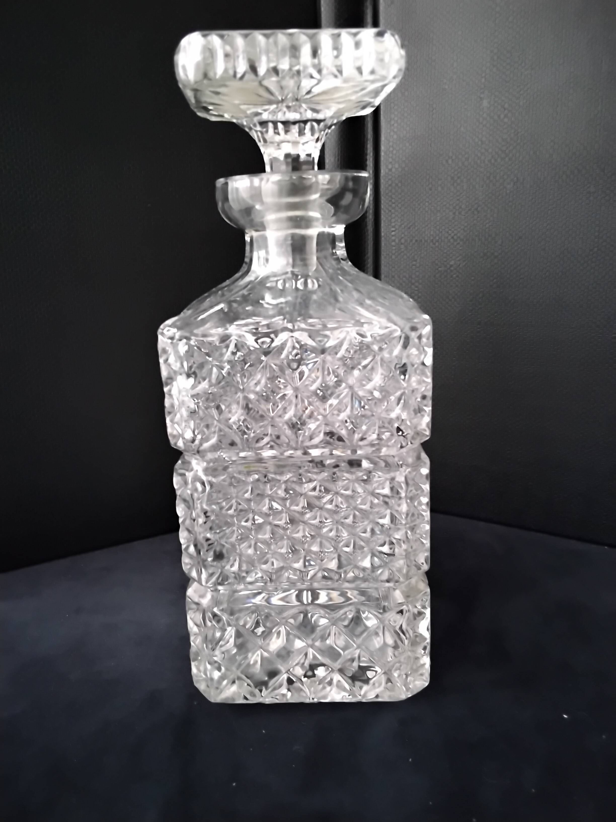 Crystal whiskey decanter Diamond tip decor