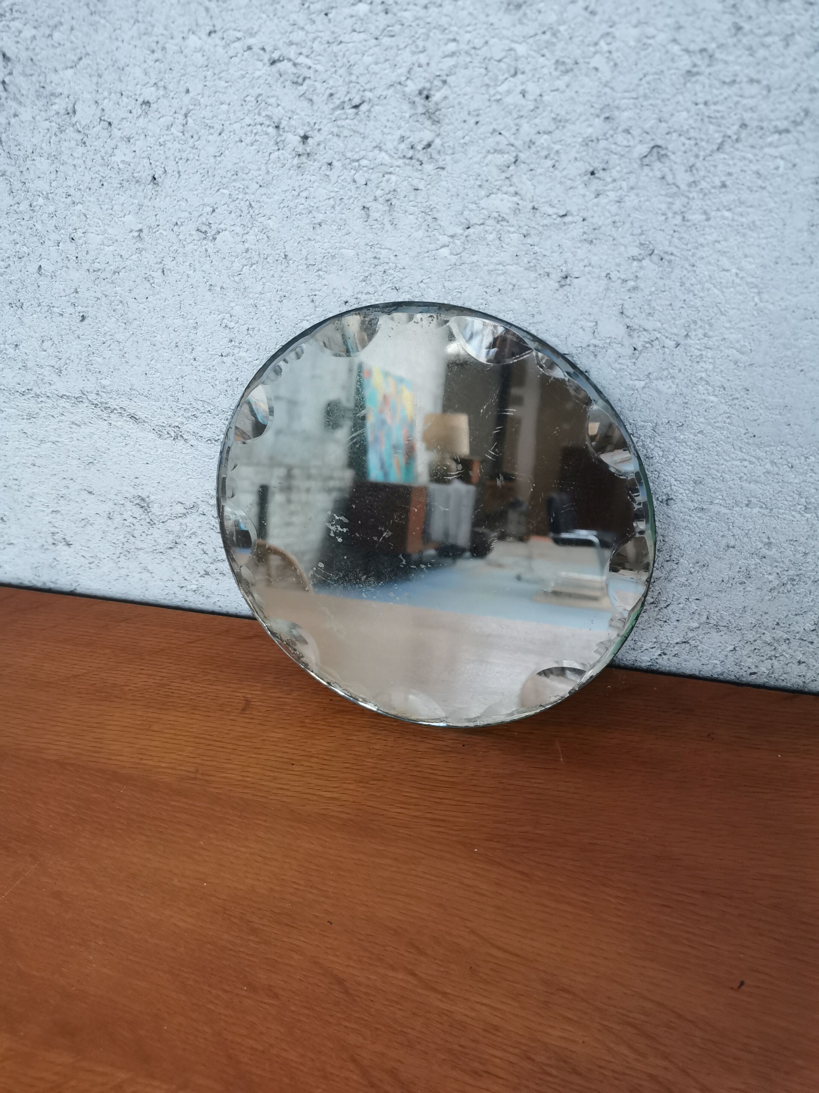 Round beveled mirror to install