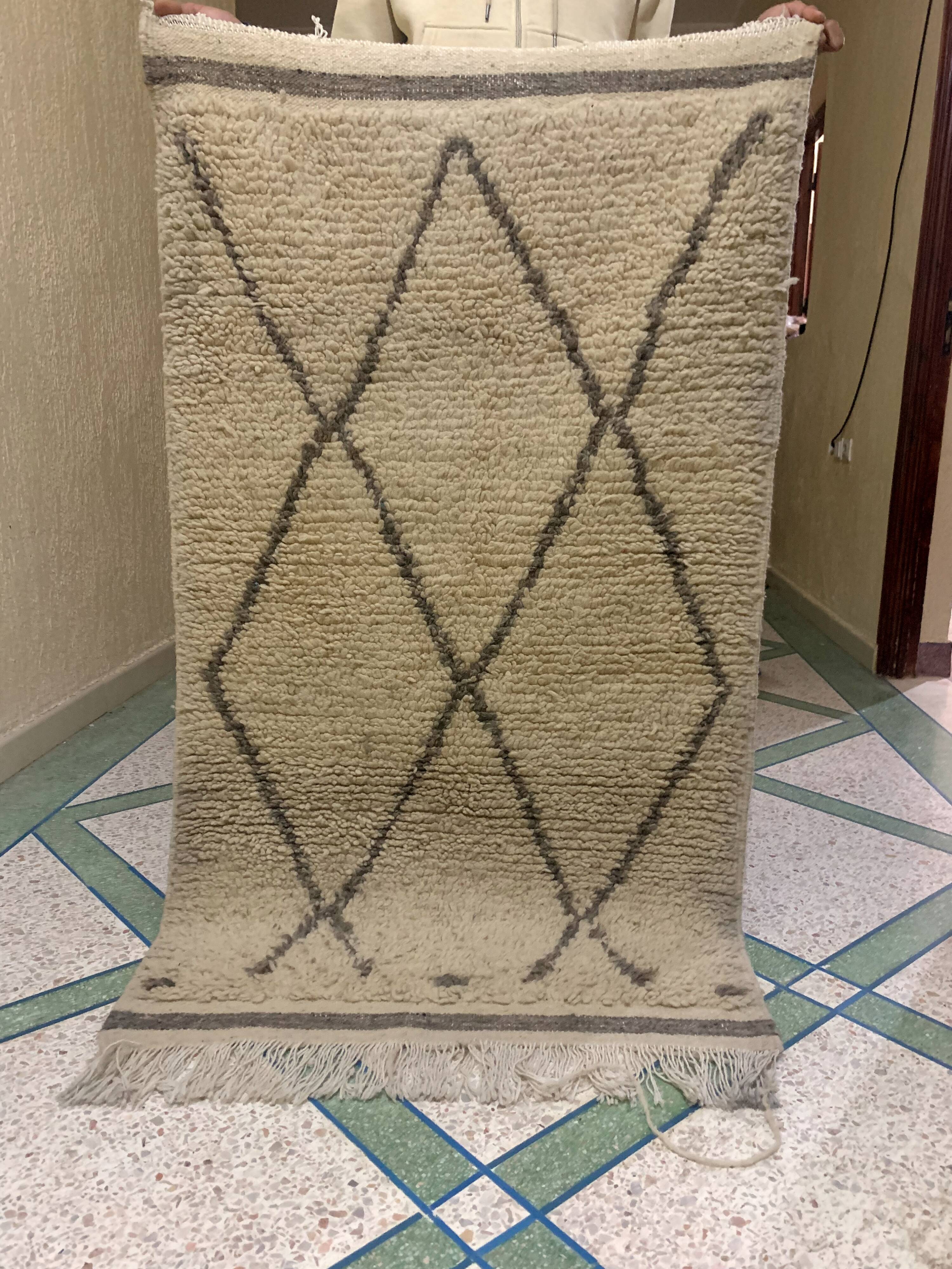 Blessed Ouarin rug made by traditional hand, size 100 x 150 cm