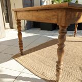 Farm table