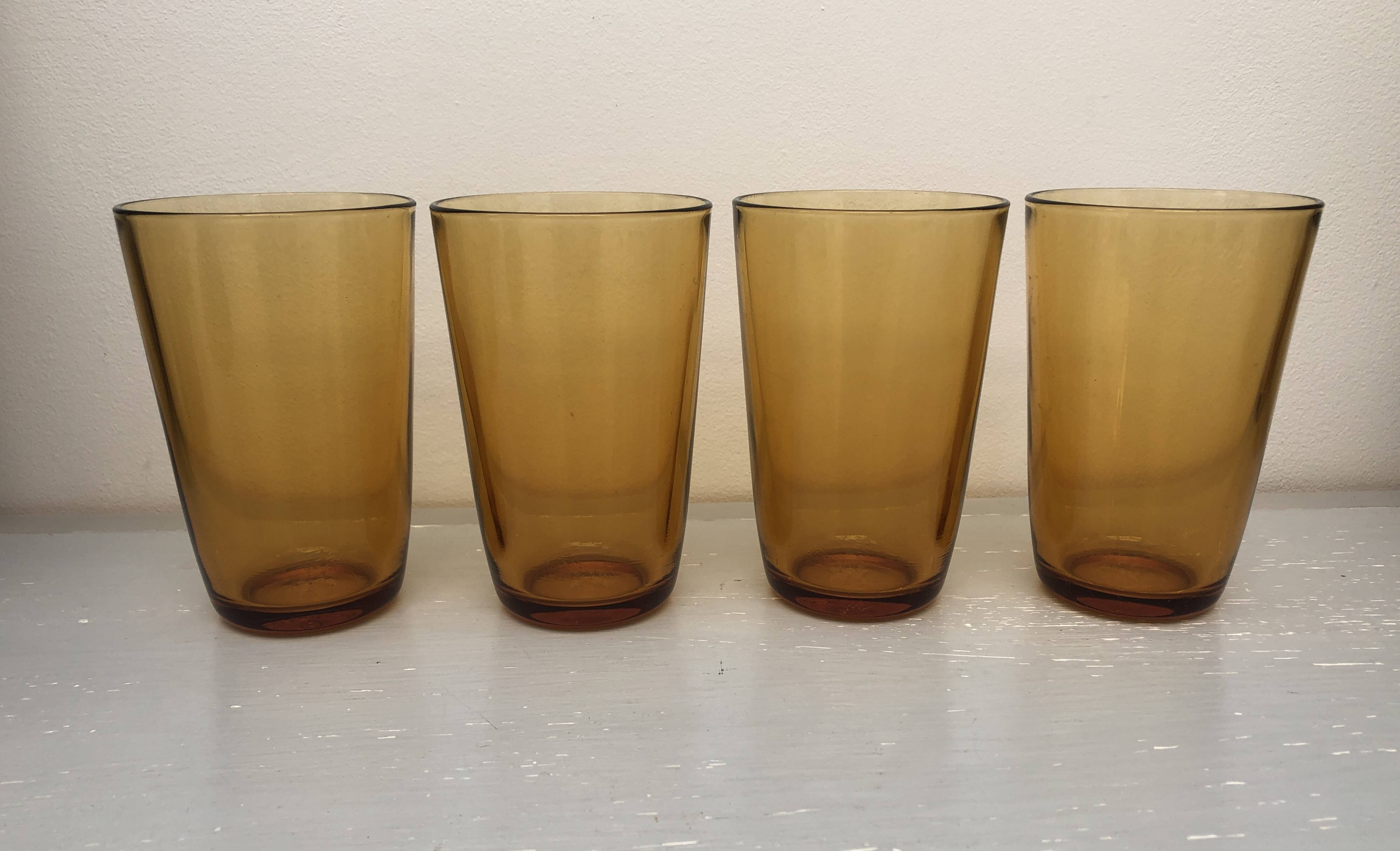 set of 4 amber yellow glasses from the 70s, signed France