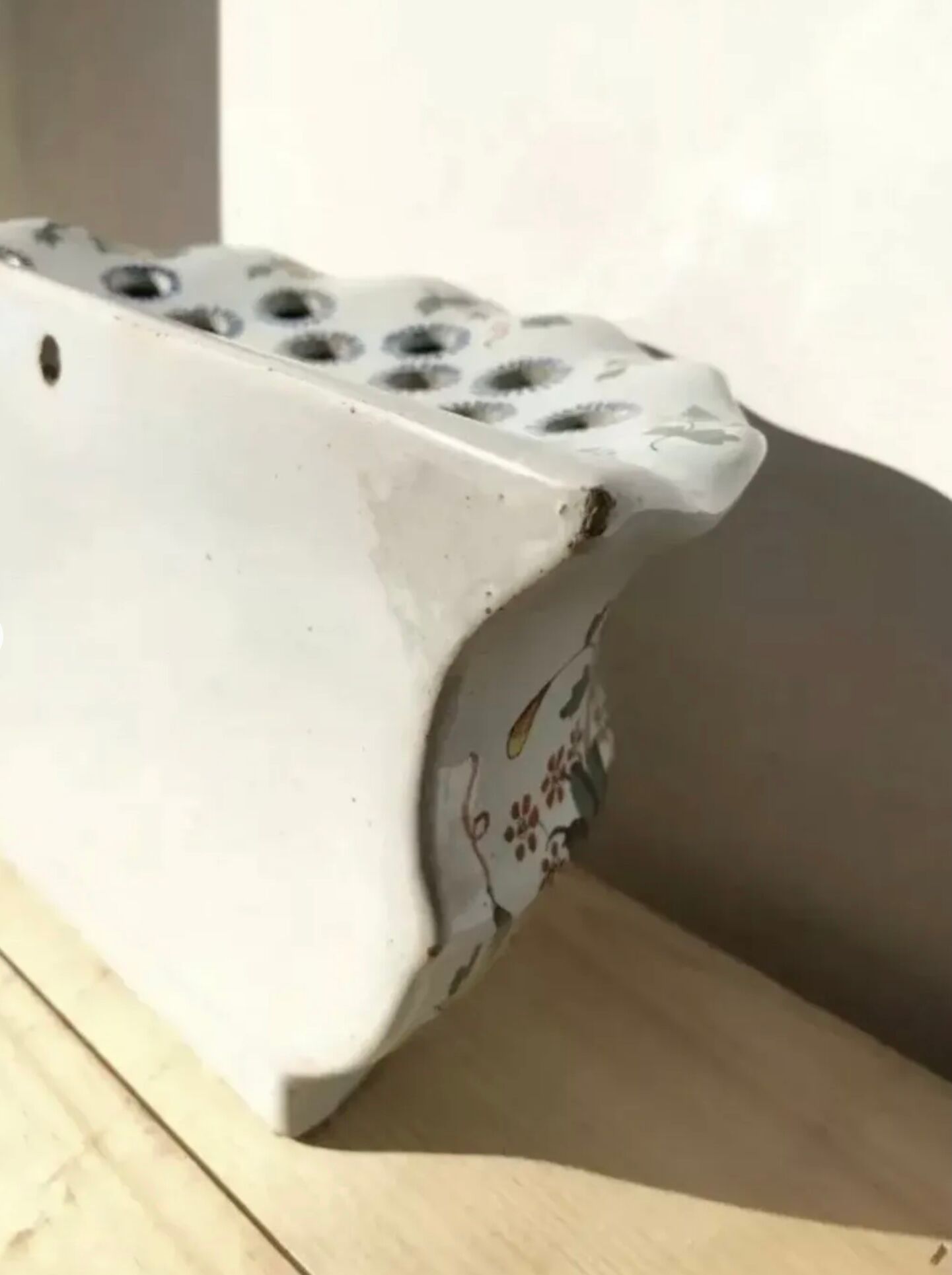 Flower holder old wall flower in earthenware signed MD porcelain hand painting