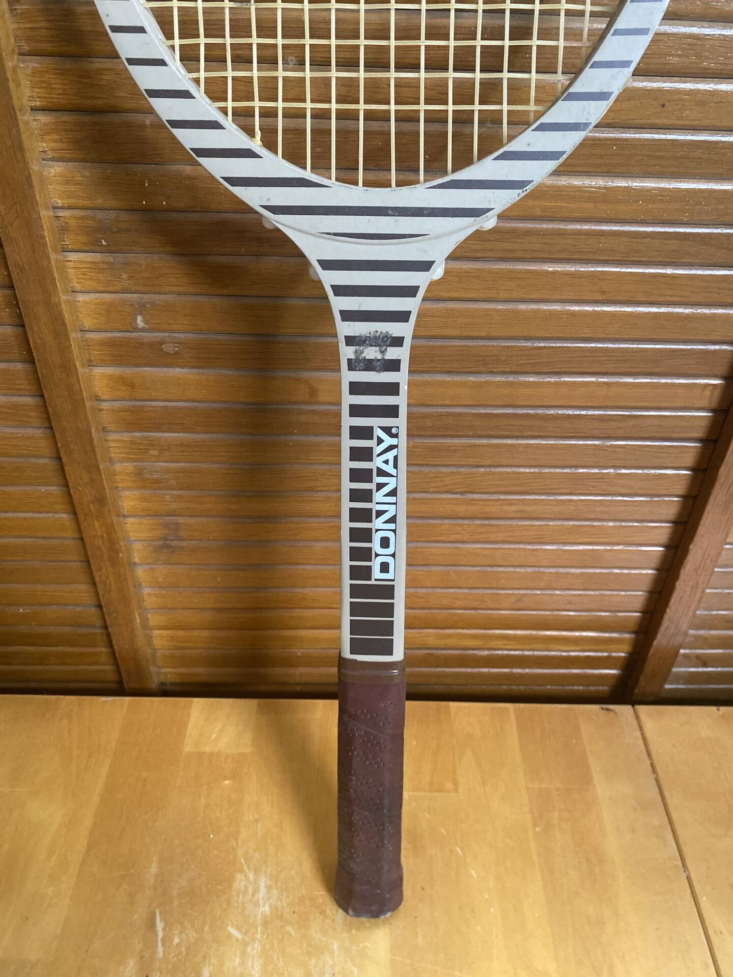 Vintage DONNAY Country Club Wooden Tennis Racket #E192