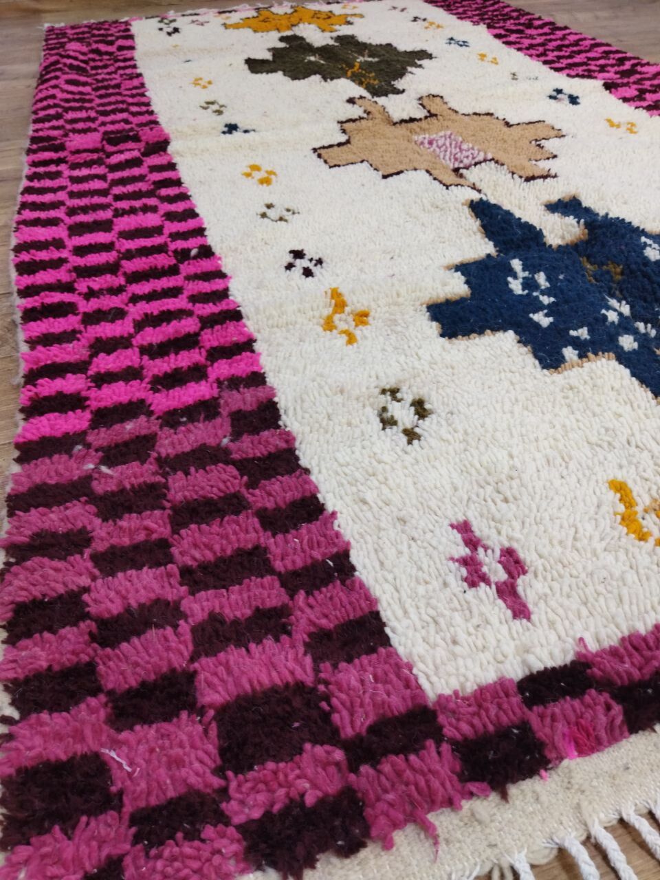 Handmade Moroccan Berber carpet 256x150cm
