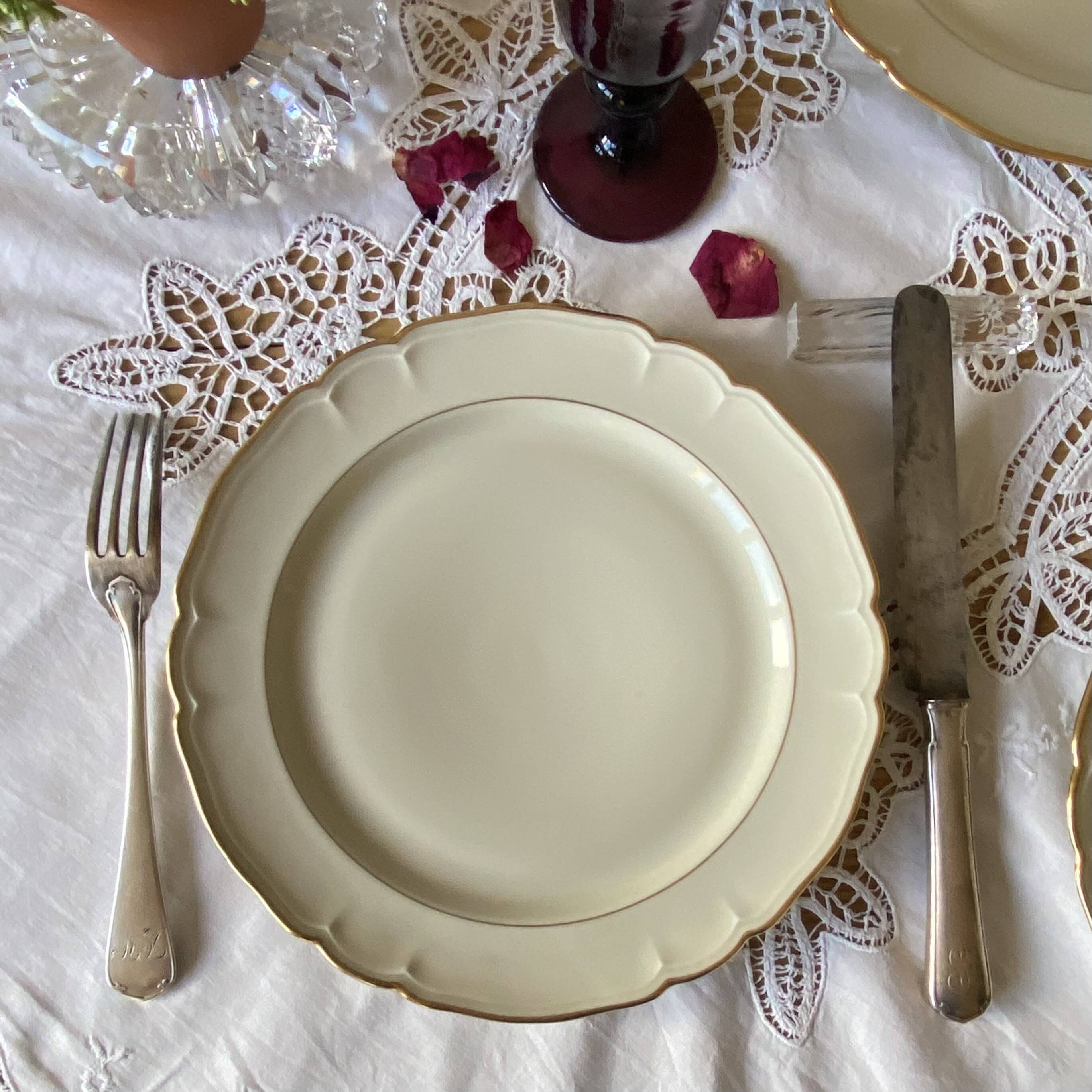 Set of 6 antique off-white porcelain dinner plates with gold trim
