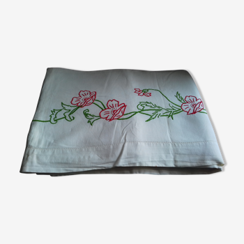 Drap ancien brodé