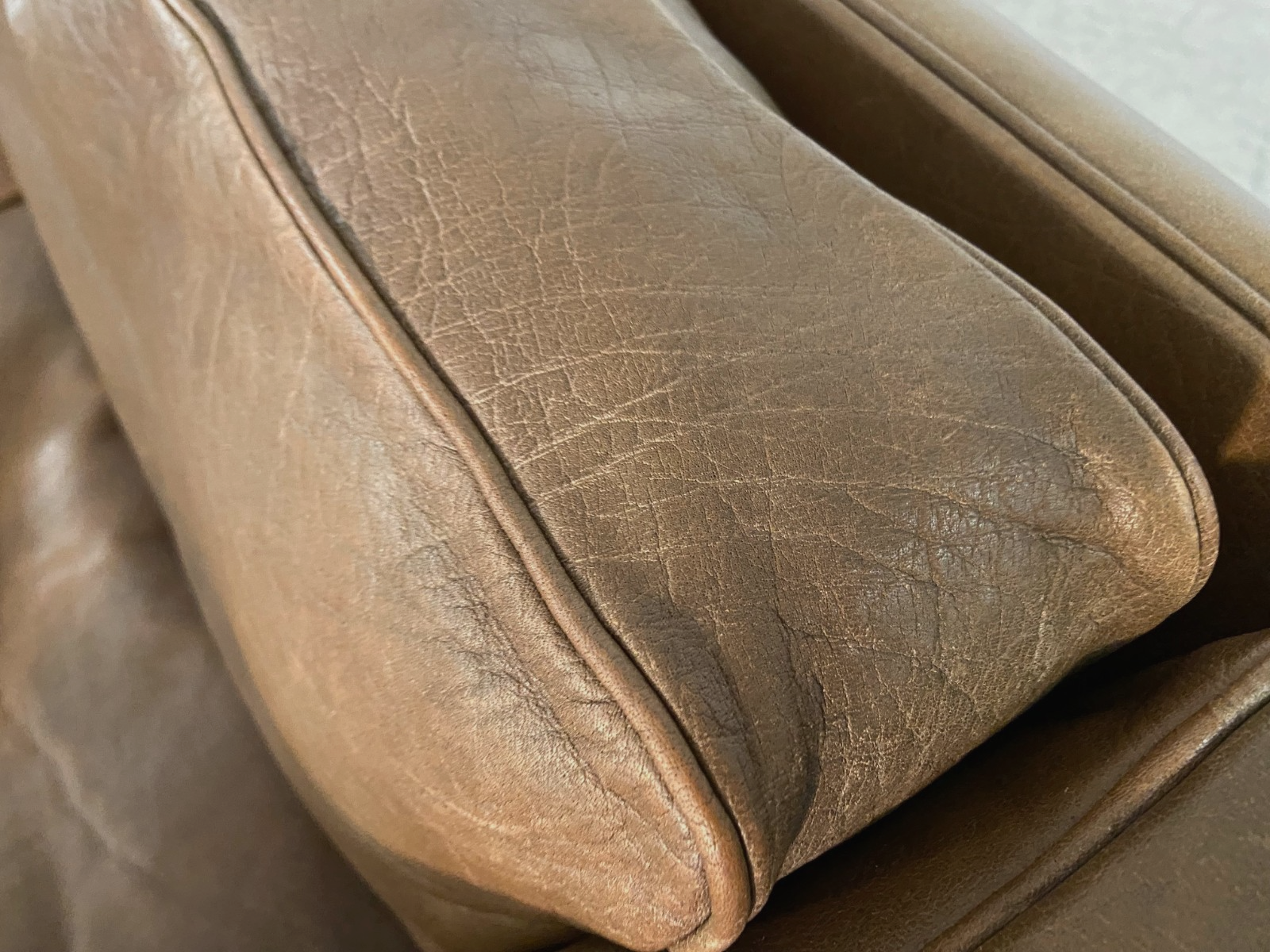 V11 sofa by Illum Wikkelsø for Holger Christiansen, 1960s