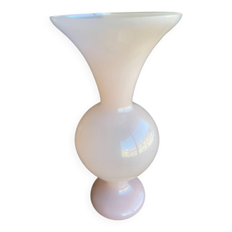 Vase en opaline