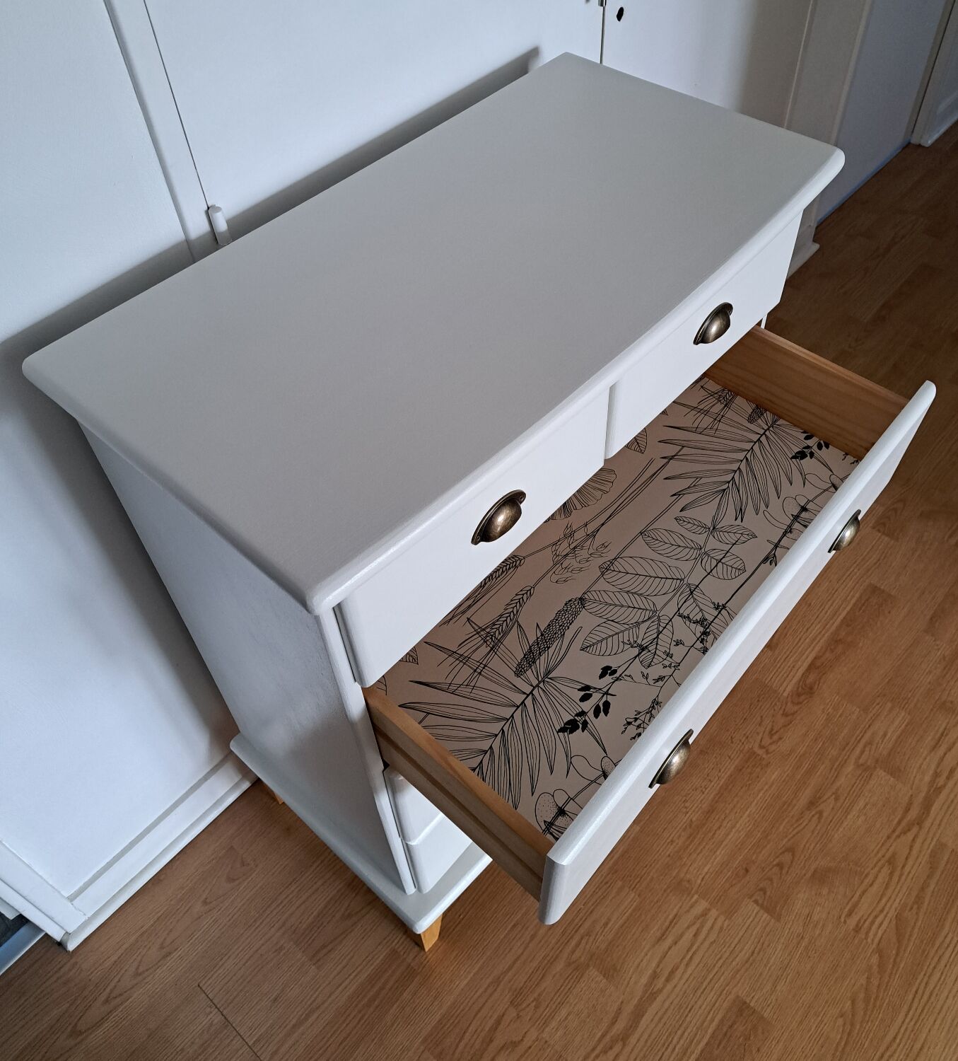 Chest of drawers white