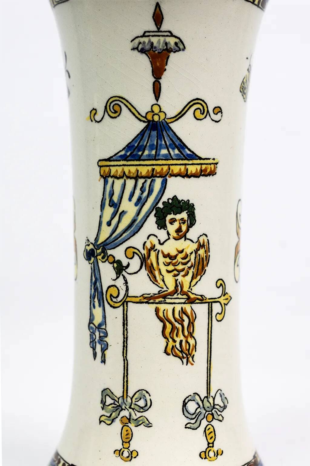 Cornet vase in fine earthenware from Gien, Renaissance decoration — late 19th century