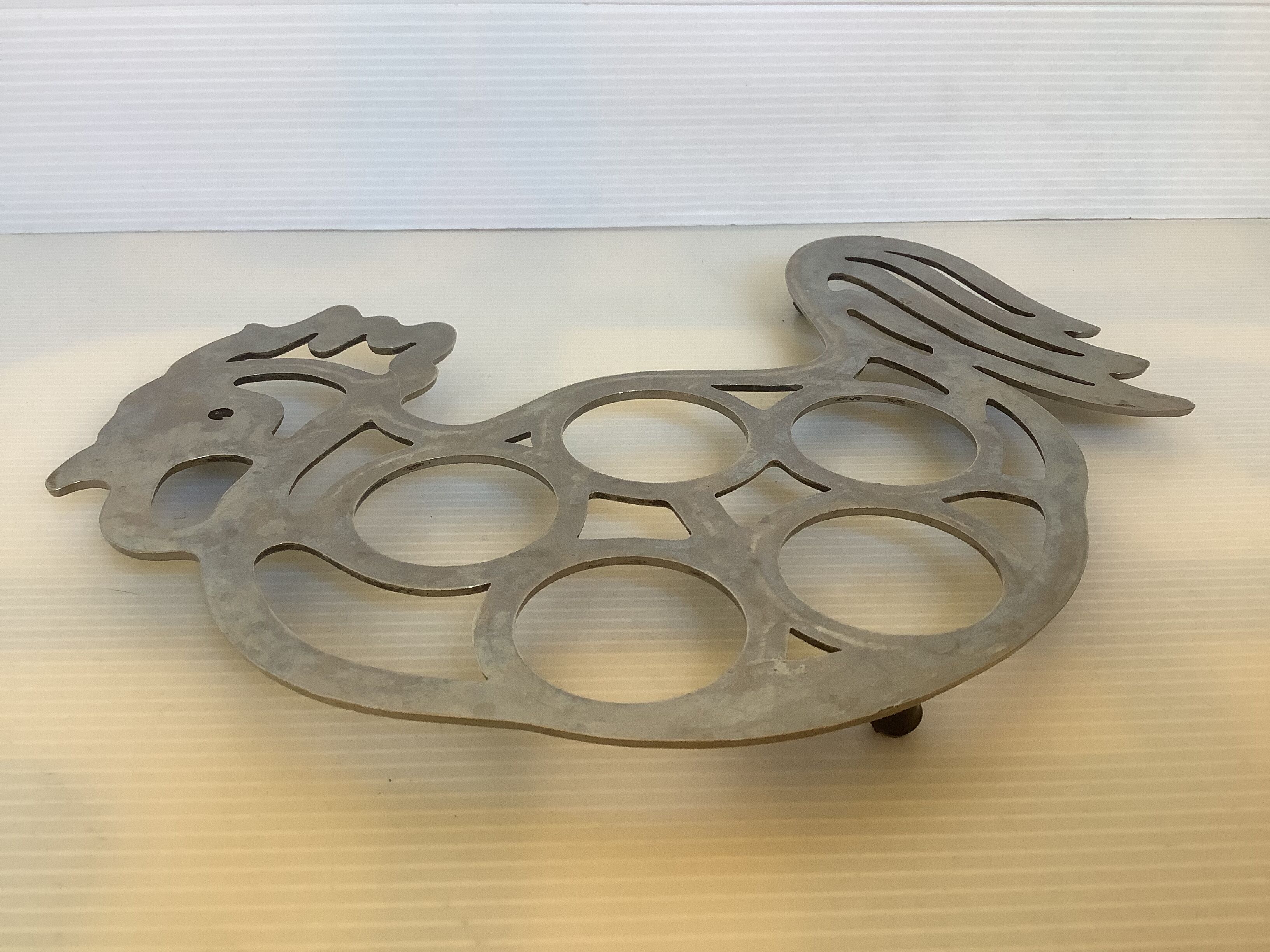 Rooster hen eggs trivet