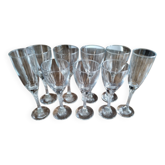 Ensemble de 9 verres vintages assortis de 3 tailles différentes