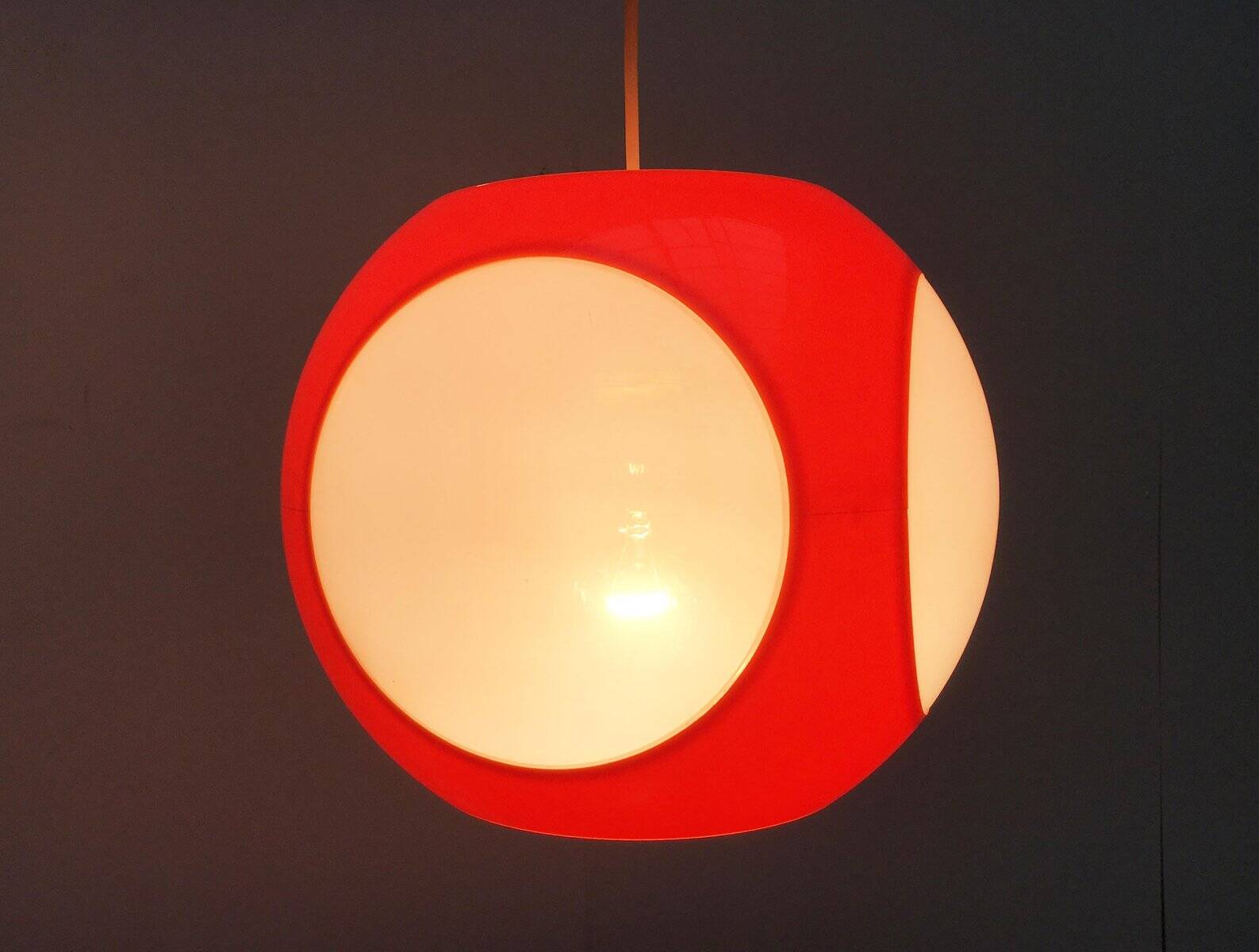 Vintage UFO lamp from the space age attributed to Luigi Colani.