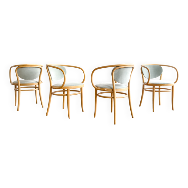 Ensemble de 4 fauteuils Thonet modèle 210P en hêtre avec velours vert sauge