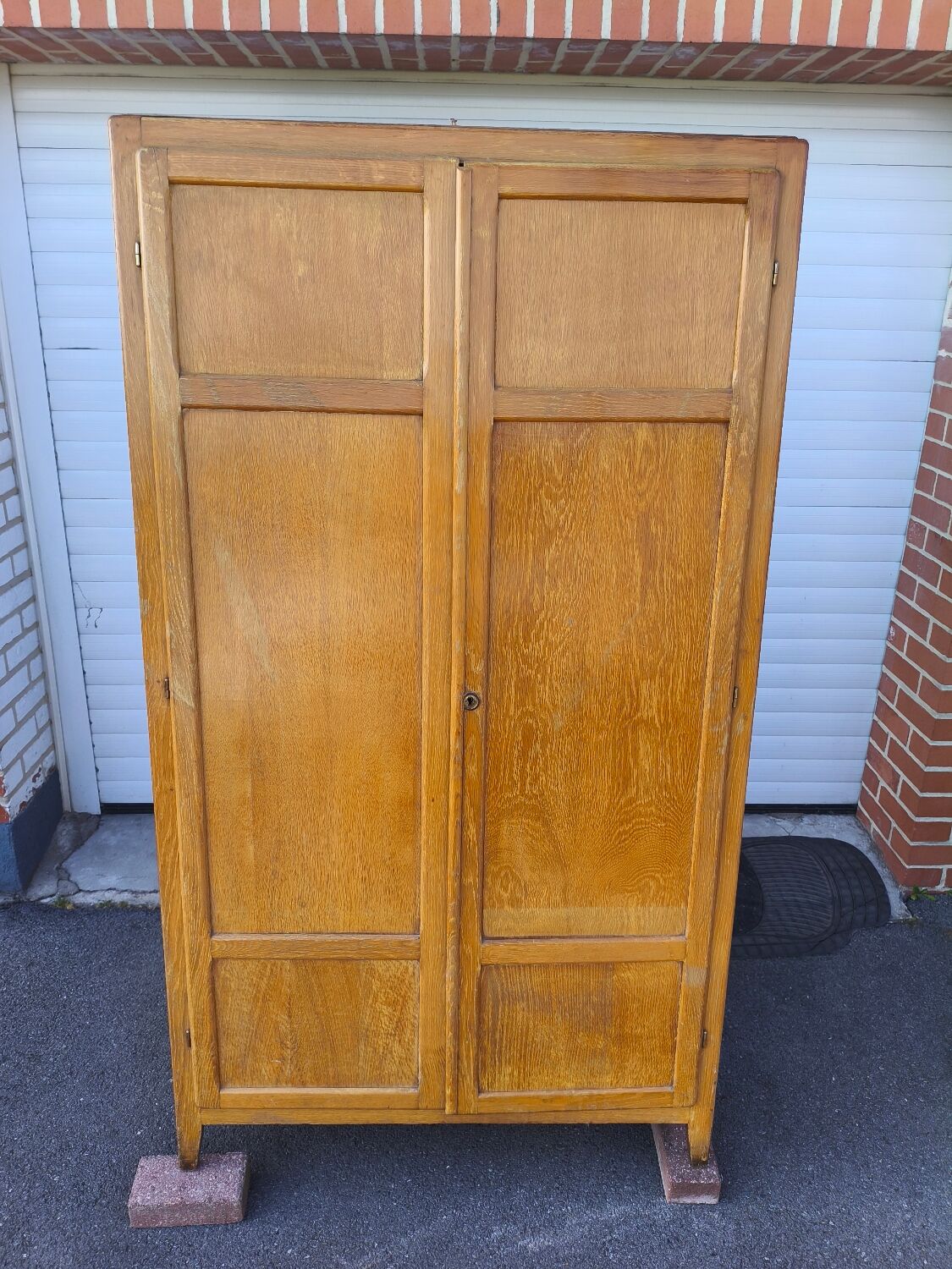 Armoire parisienne vintage
