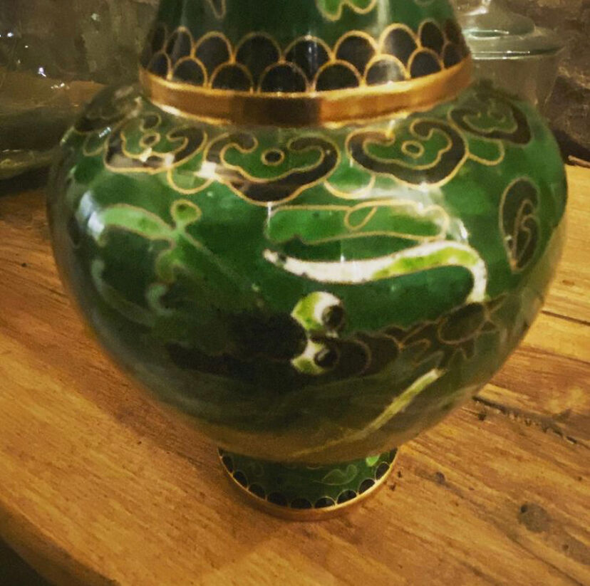 Metal vase partitioned