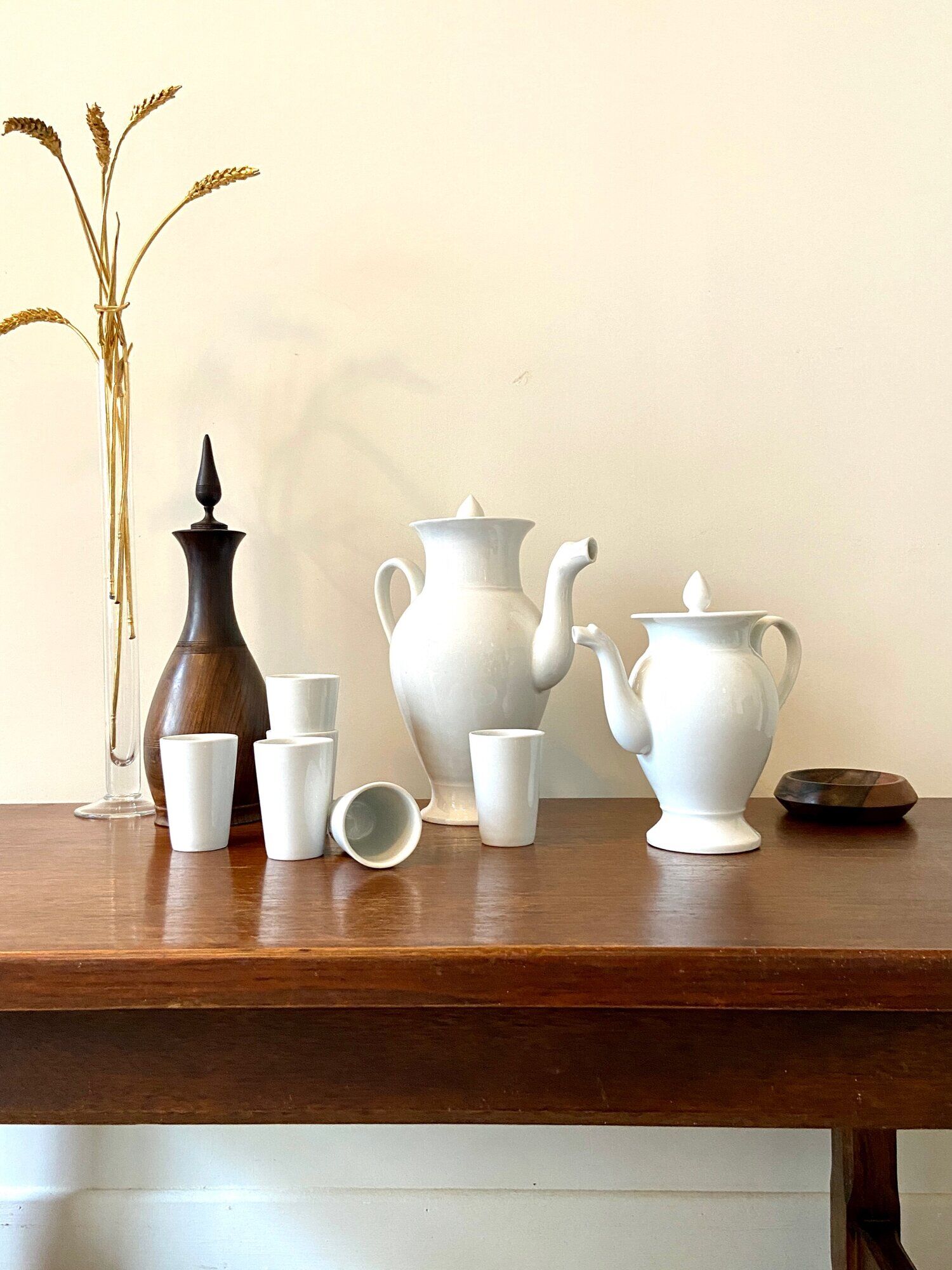 White porcelain coffee and tea set