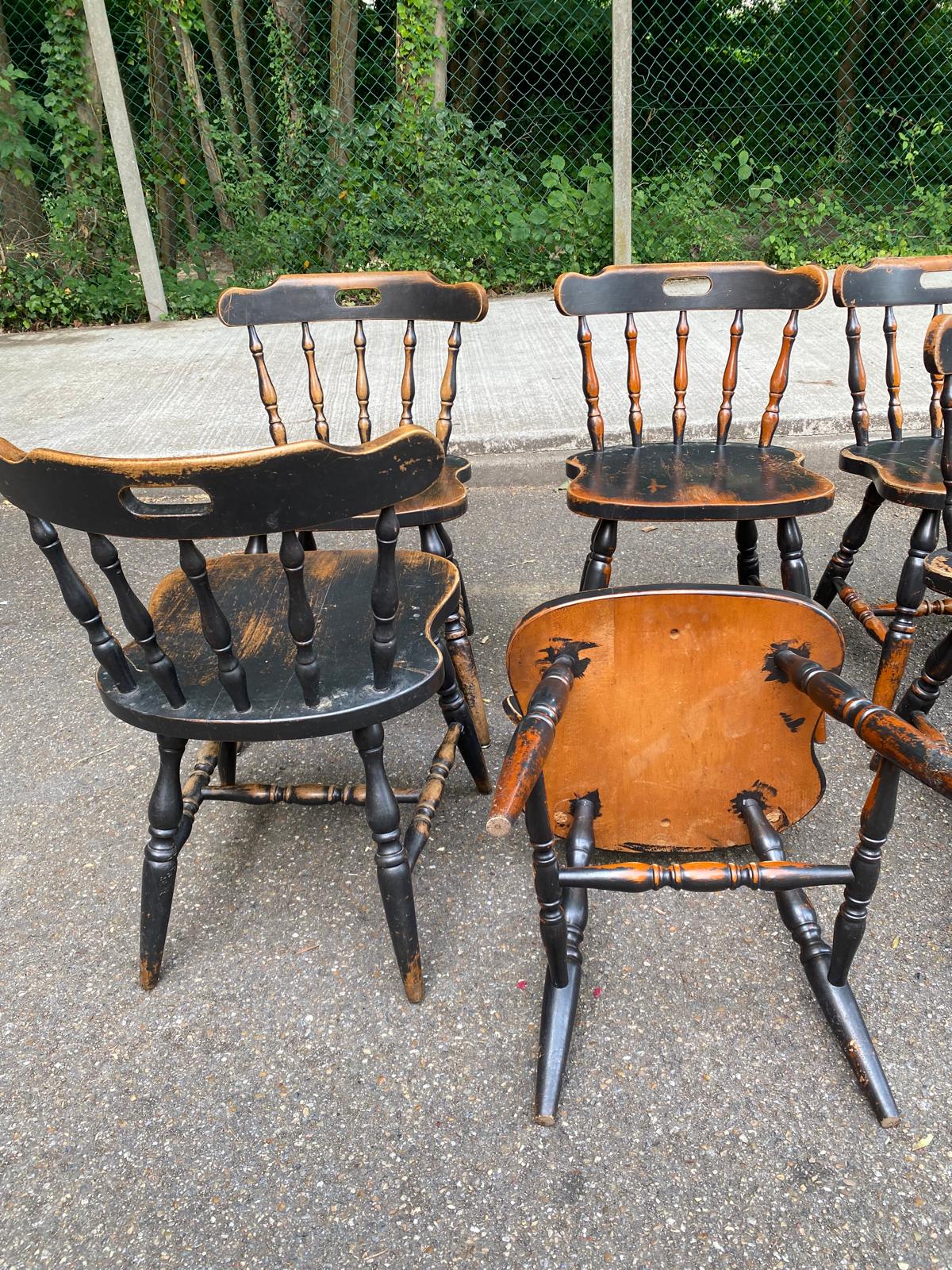 6 solid wood Windsor dining chairs from the 1950s.