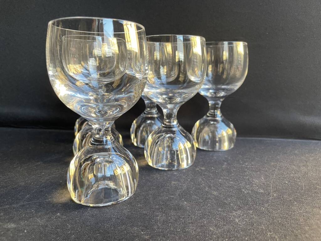 6 Crystal wine glasses – Hollow ball base