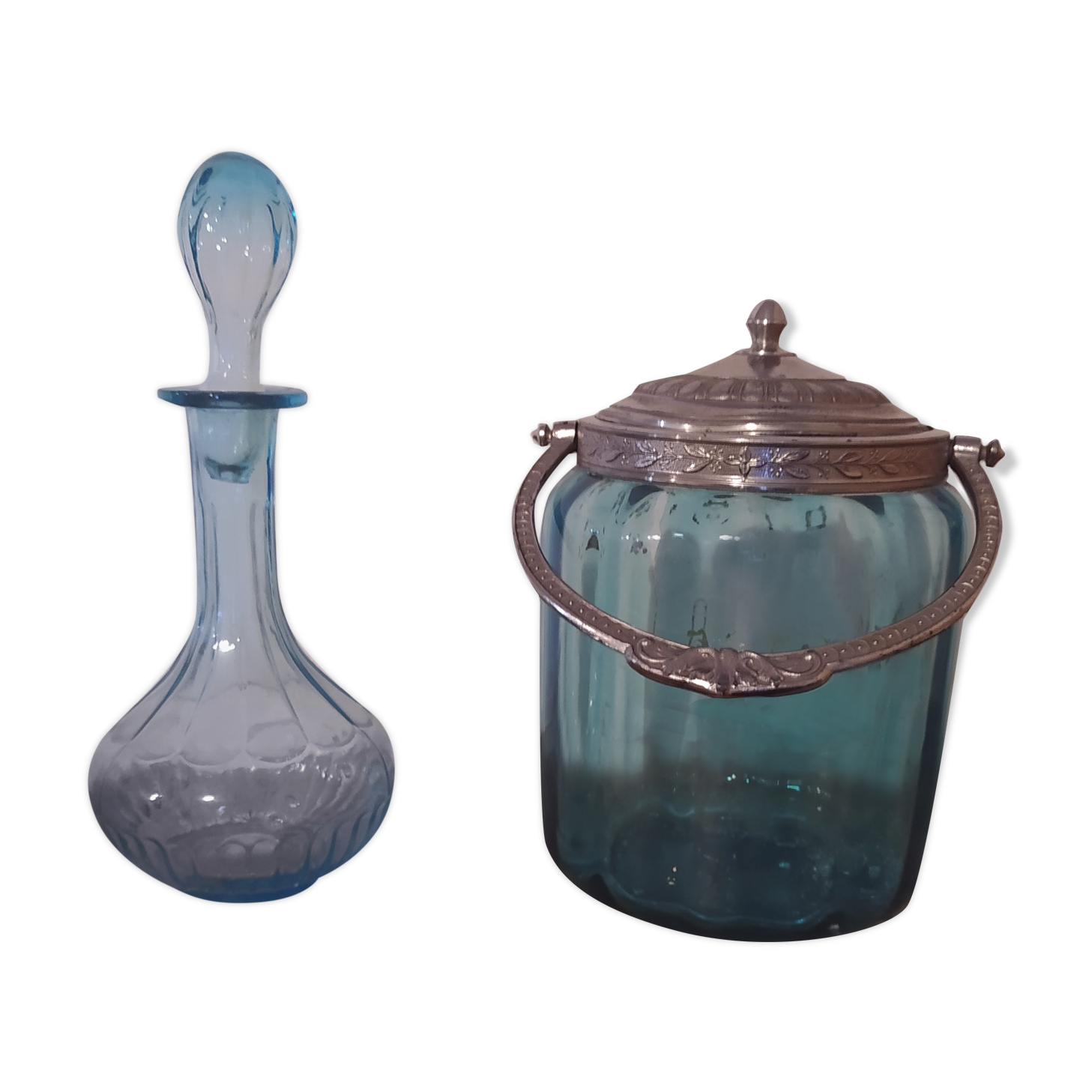 Set including a bottle and a turquoise blue glass jar