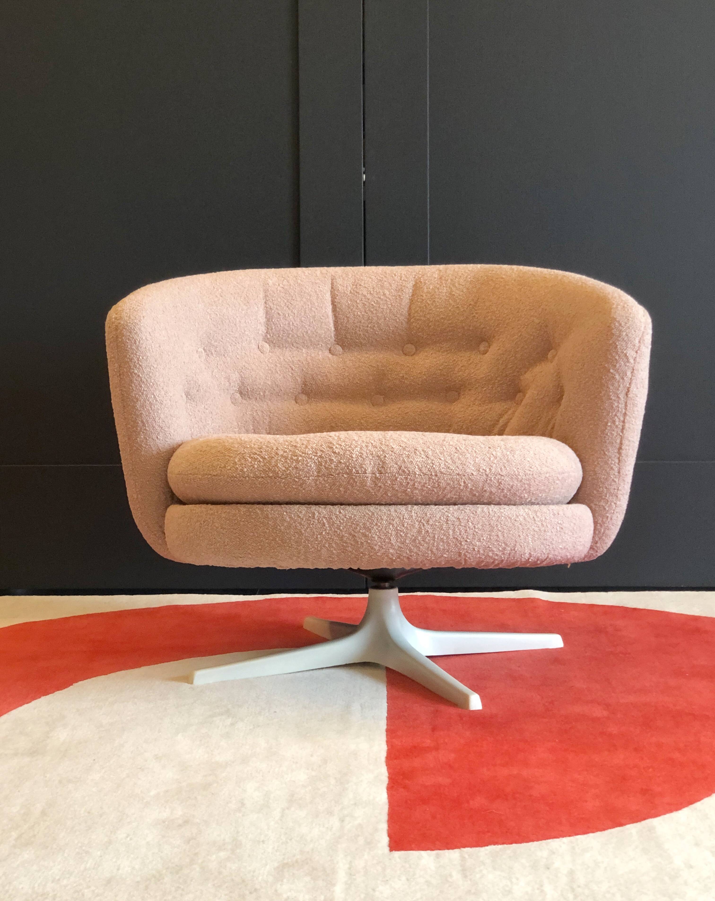 Vintage Scandinavian swivel armchair from the 70s