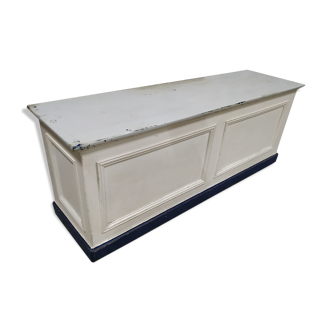 Trade counter