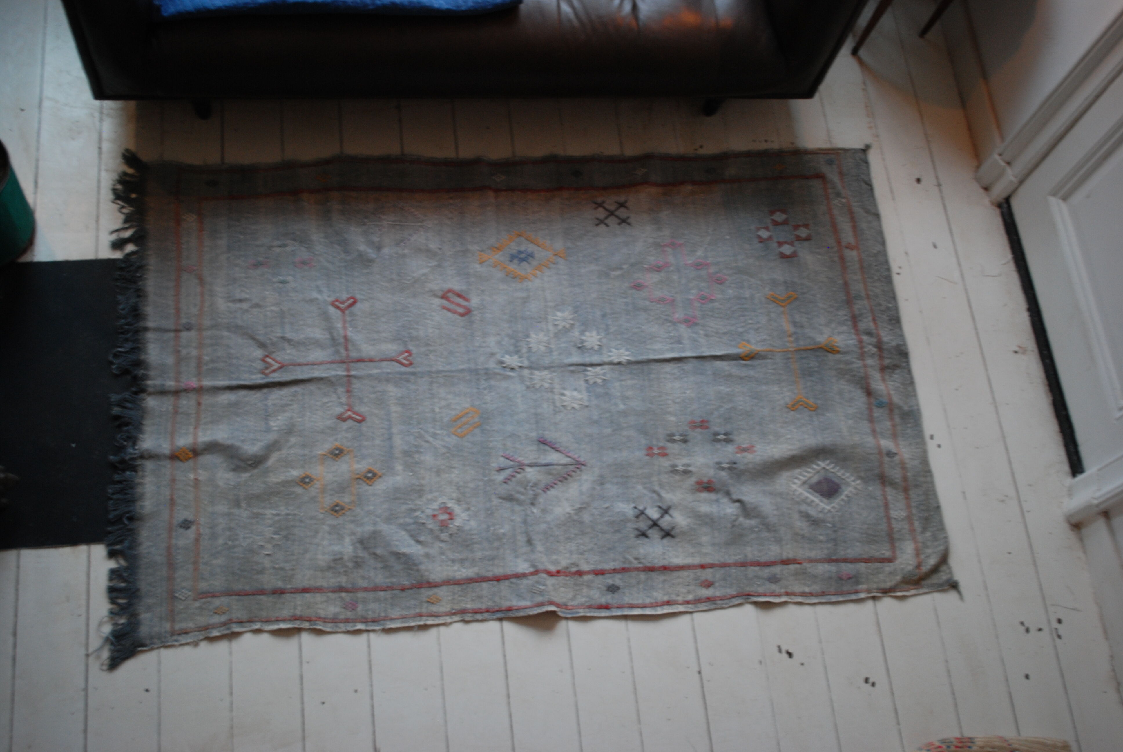 Vintage cactus silk carpet, grey and with original nomadic designs. free shipping in europe 225x135cm