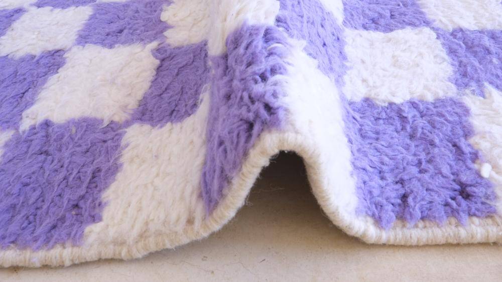 Purple and white checkered rug - 253 x 209 cm