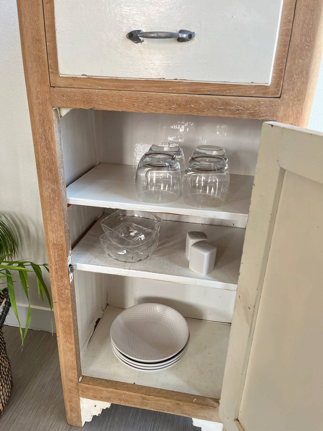 Confiturier / Chiffonier / Petit buffet bois patiné