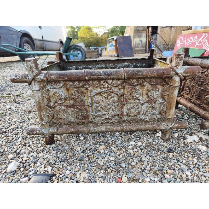 Pair of cast iron planters from 1900 in Charleville - Mézières