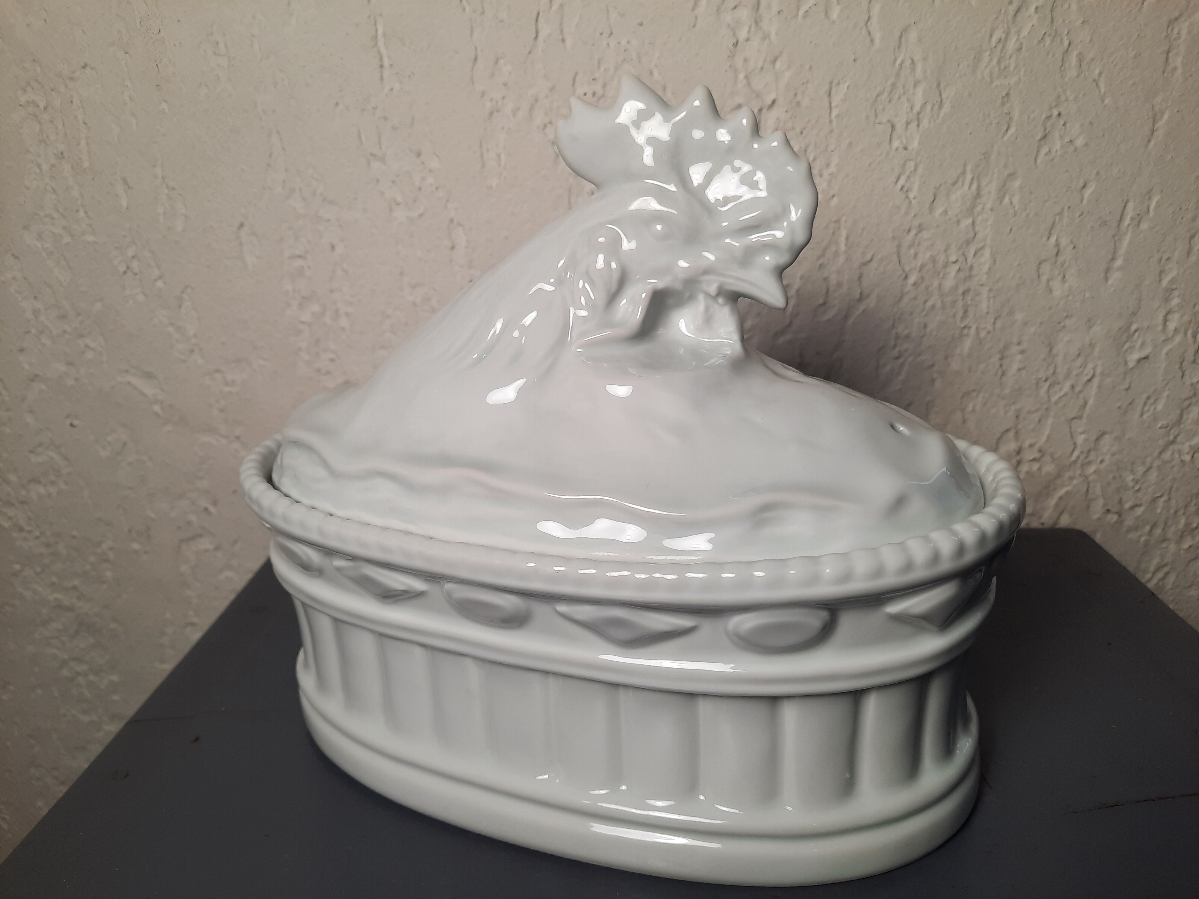 Porcelain volail terrine