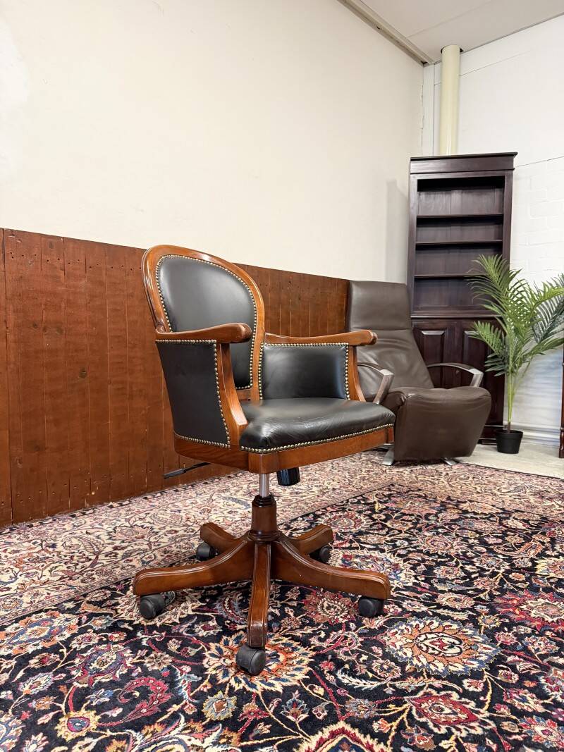 Classic Italian Desk Chair