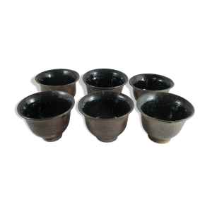 Six bols à thé en terre