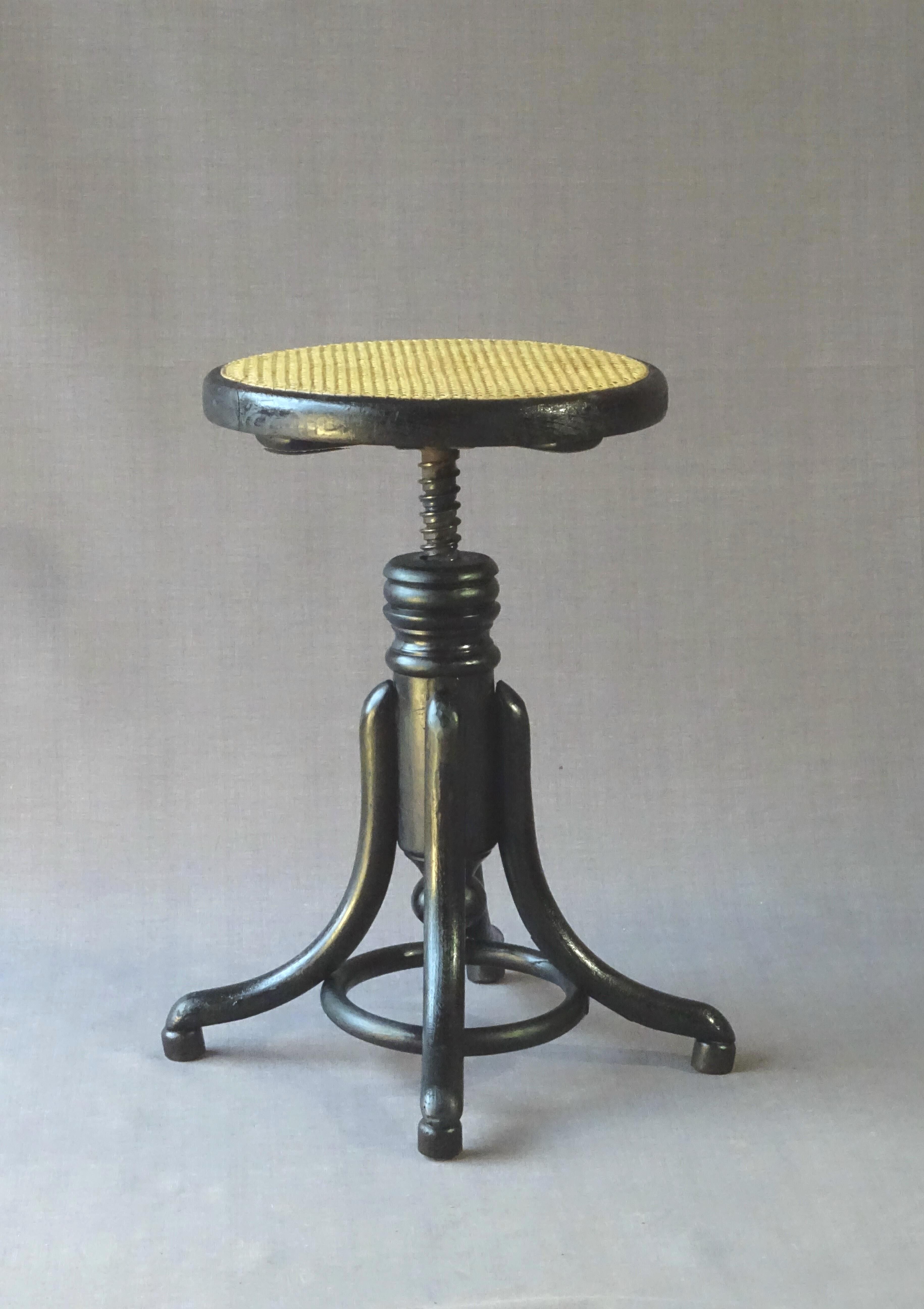 Thonet screw piano stool, 1900