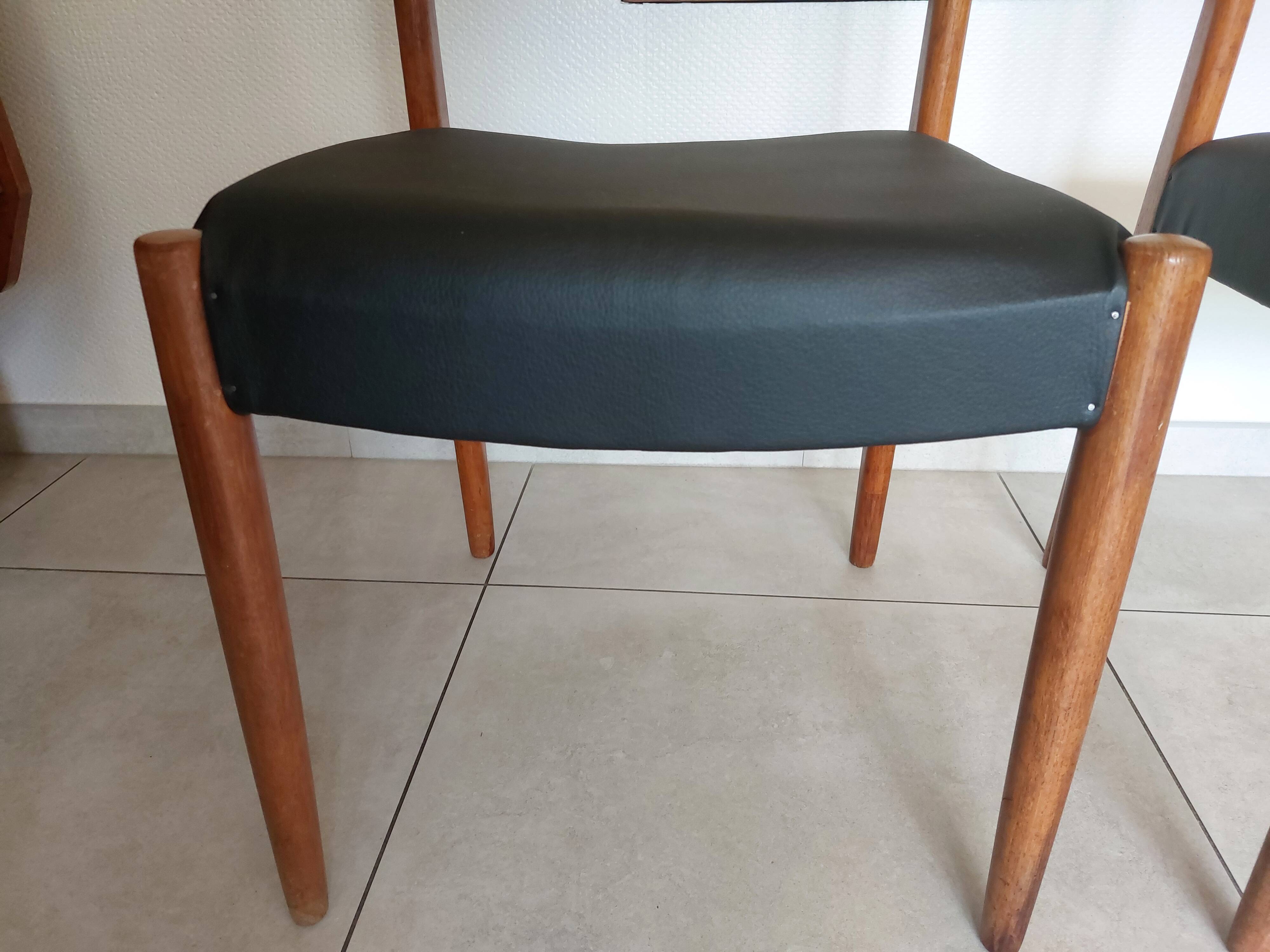paire de chaises scandinaves style Fristho Franeker, assises rénovées