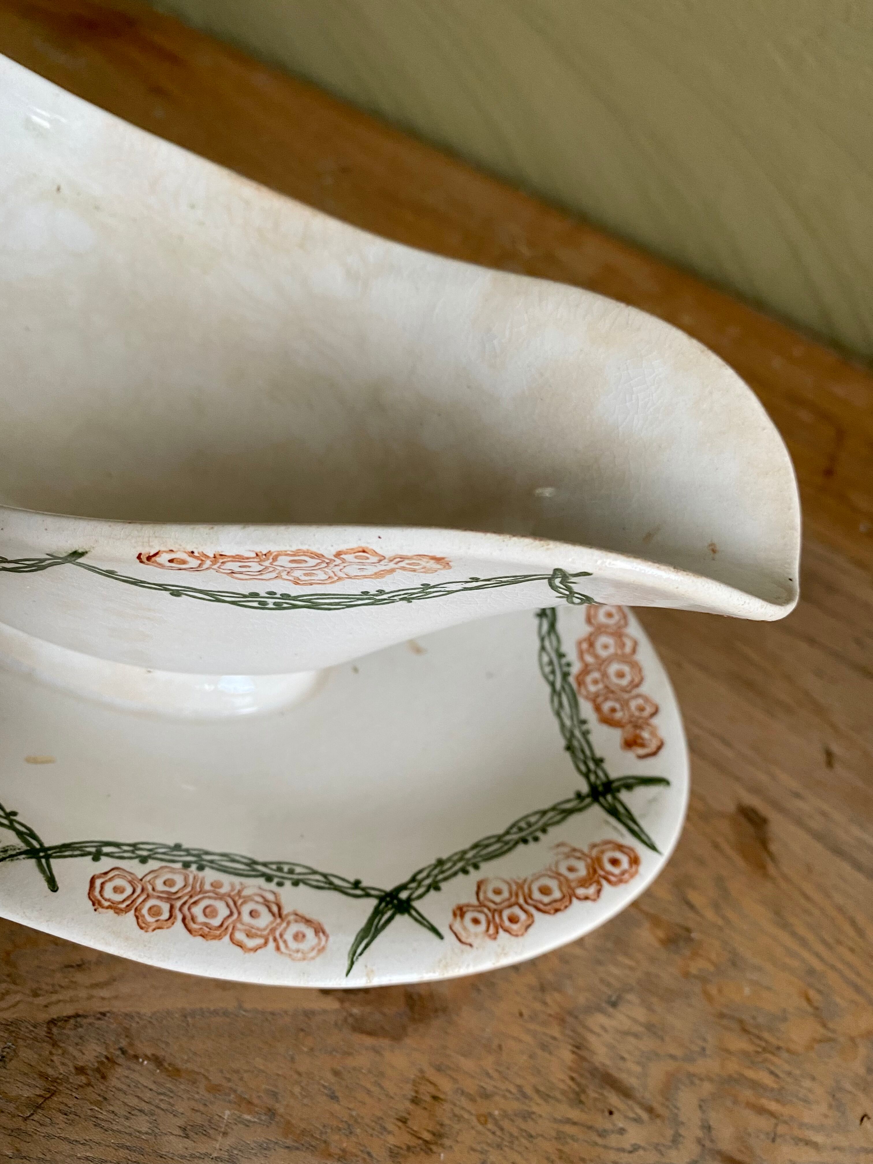 Old earthenware sauce boat Creil and Montereau HBCM