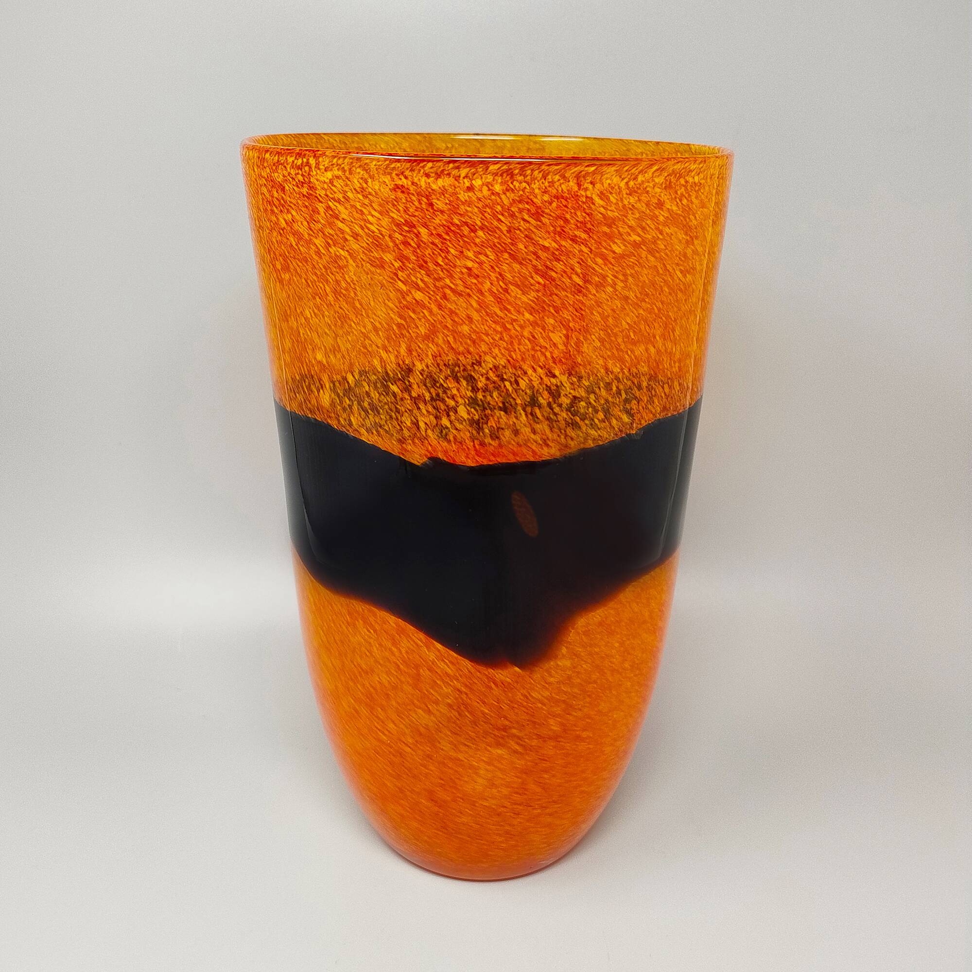 1970s Astonishing Vase By Ca' dei Vetrai in Murano Glass. Made in Italy