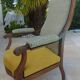 *Fauteuil voltaire  de style Louis Philippe en bois de qualité patiné par le temps - le dossier et l
